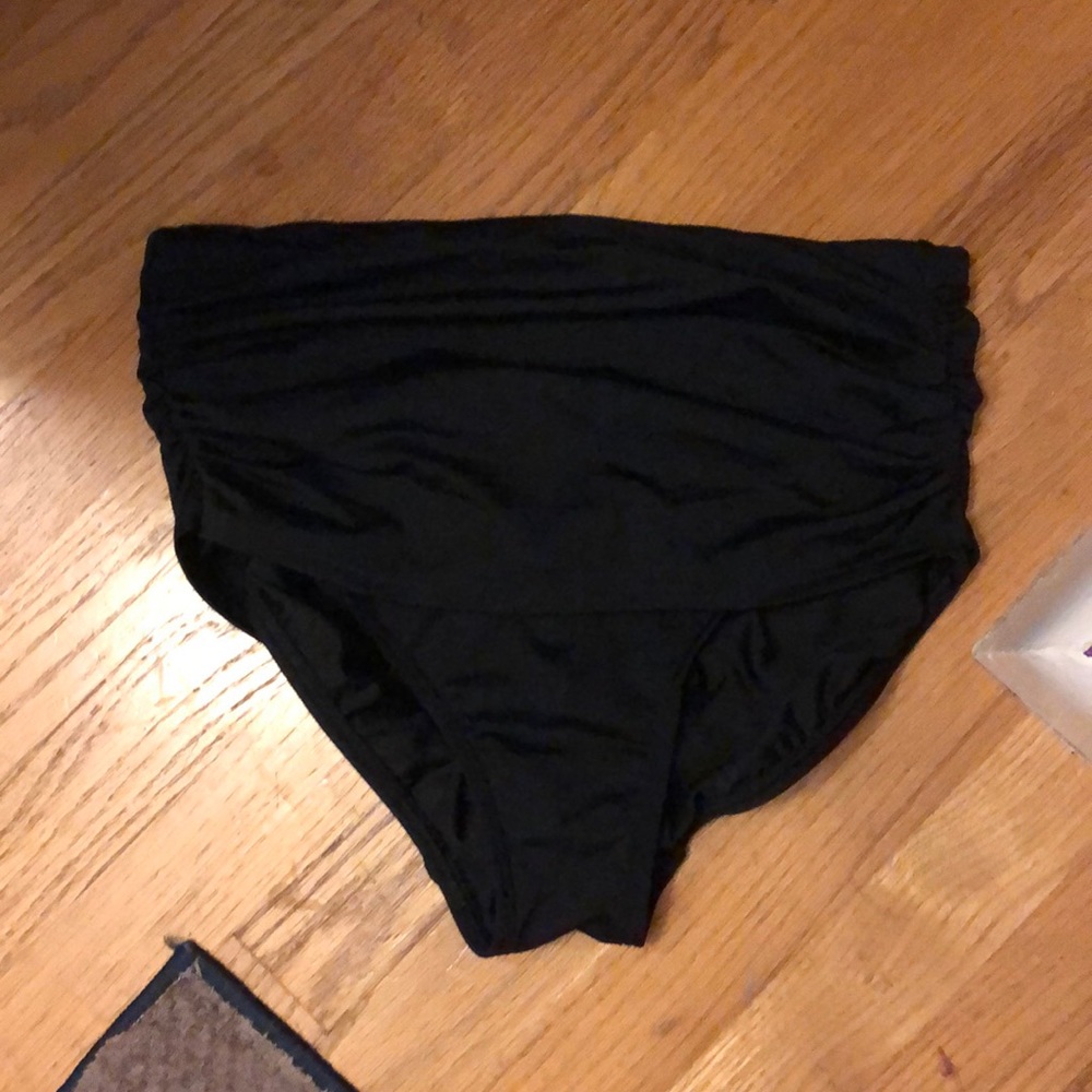 Land’s End hi-waist black swim bottom 6